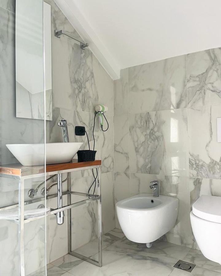 Vila Shard Boutique Hotel Tiranë Ngoại thất bức ảnh