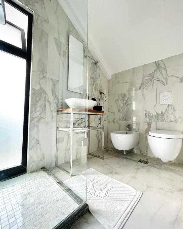 Vila Shard Boutique Hotel Tiranë Ngoại thất bức ảnh