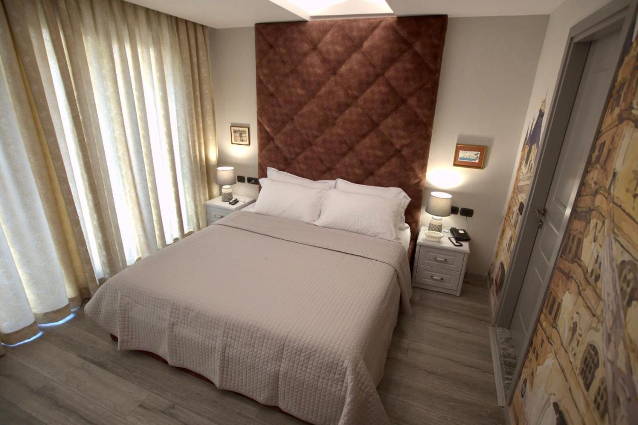 Vila Shard Boutique Hotel Tiranë Ngoại thất bức ảnh